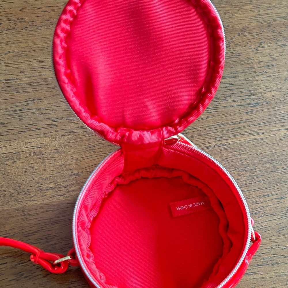 MARC JACOBS Mini 4 Inch Red Patent Leather Crossbody Round Circle Canteen Bag - Picture 5 of 9